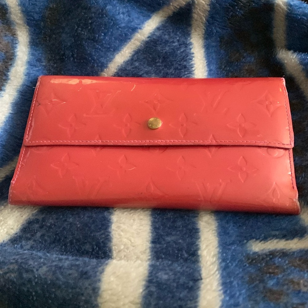 Authentic Louis Vuitton Vernis Wallet!